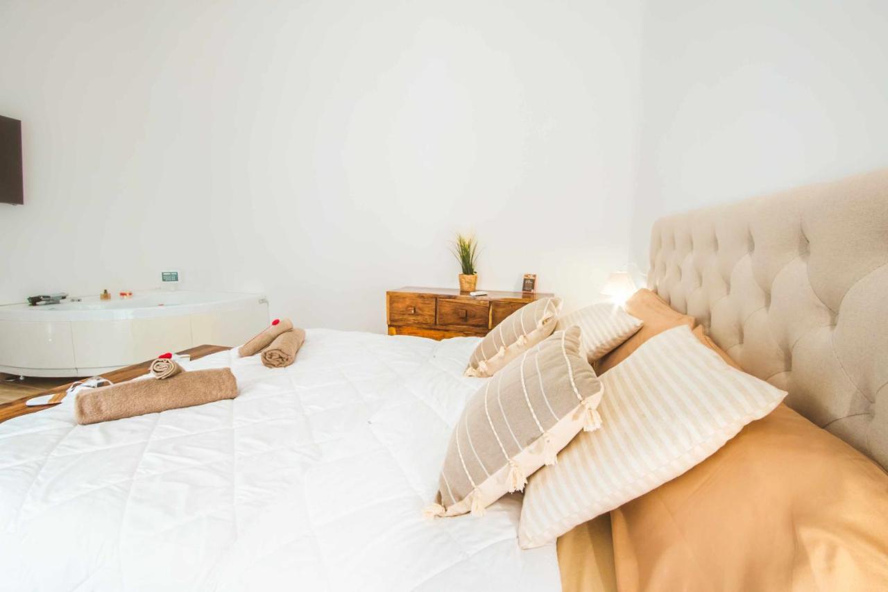 Cas358 Luxury Suite Бари Экстерьер фото