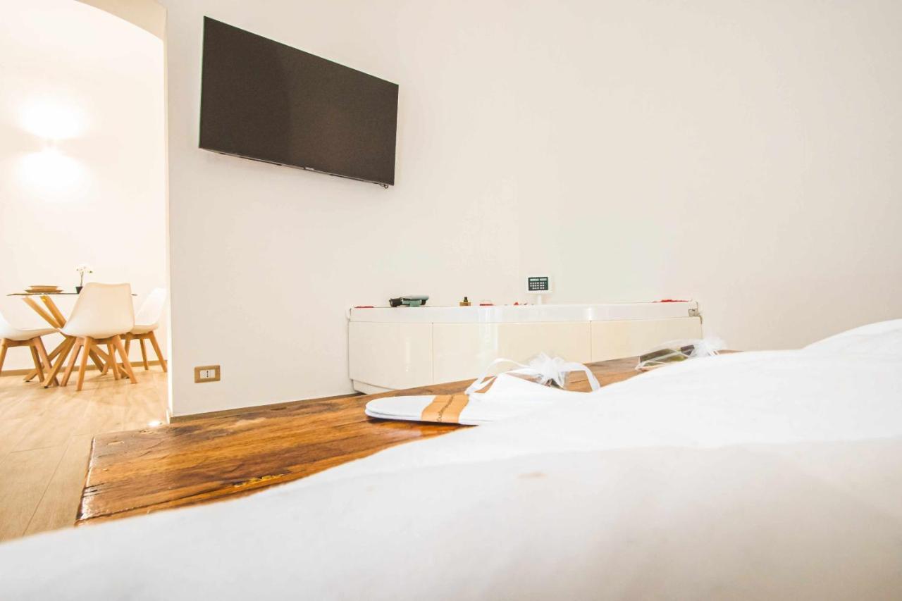 Cas358 Luxury Suite Бари Экстерьер фото